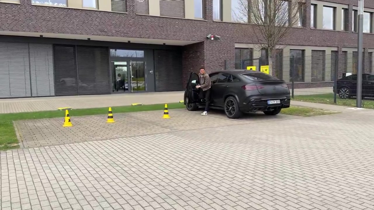 彩票分析-德天空:恩梅查已抵达俱乐部签新合同 他将成多特收入最高球员之一